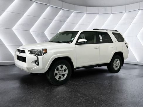 Used 2024 Toyota 4Runner SR5 RWD image 3