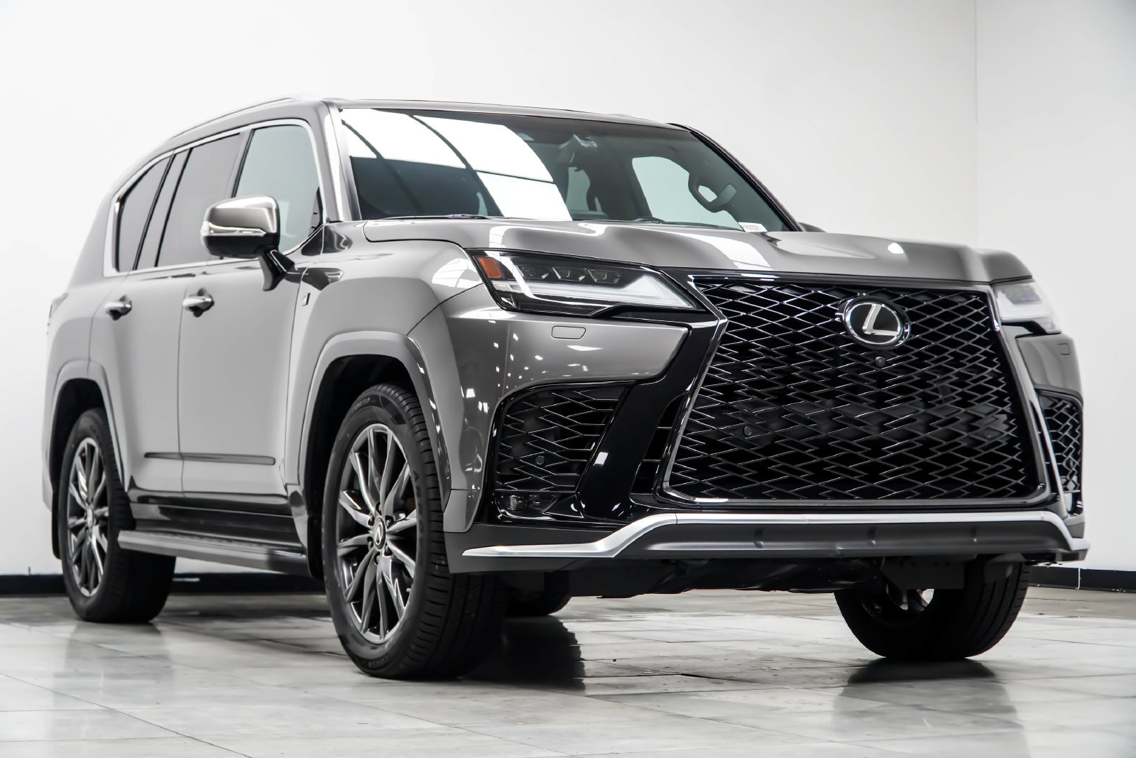 Used 2023 Lexus LX 600 F Sport AWD/4WD image 4