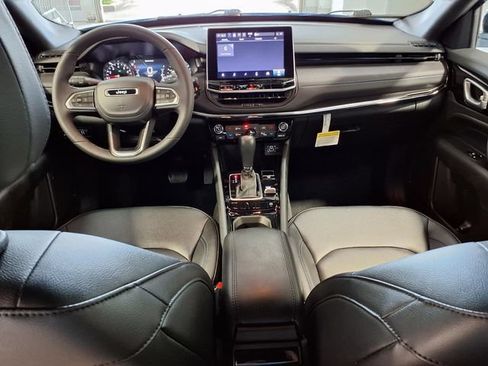 Used 2026 Jeep Compass Limited AWD/4WD image 17