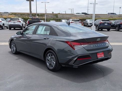 Used 2024 Hyundai Elantra SEL FWD image 11