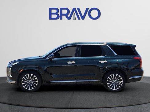 Used 2024 Hyundai Palisade Calligraphy AWD/4WD image 2