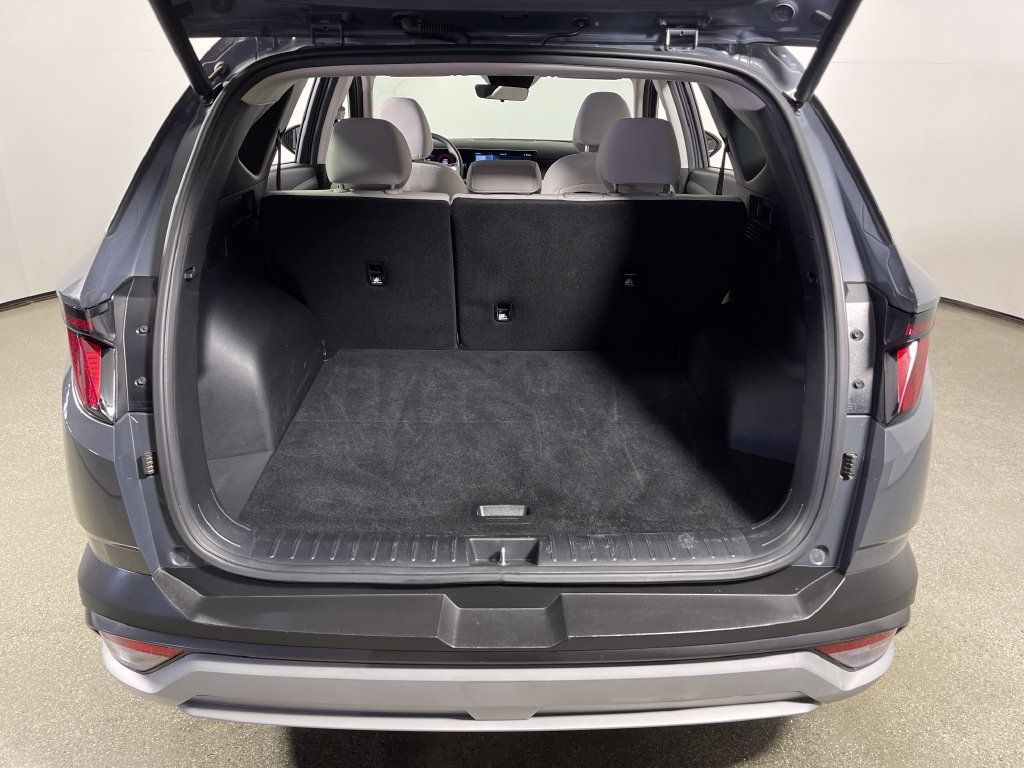 Certified 2025 Hyundai Tucson SEL FWD image 11