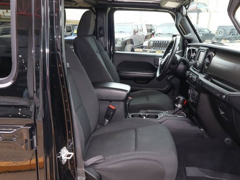 Used 2021 Jeep Wrangler Unlimited Sport image 24