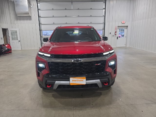 Used 2025 Chevrolet Traverse Z71 w/ Driver Confidence Package AWD/4WD image 3
