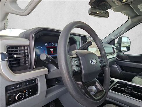 Used 2023 Ford F250 XLT w/ Black Appearance Package AWD/4WD image 9