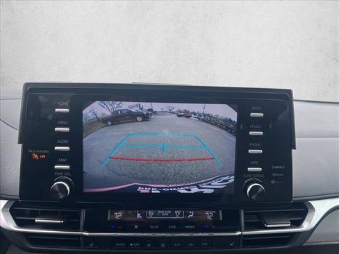 Used 2023 Toyota Sienna XLE image 14