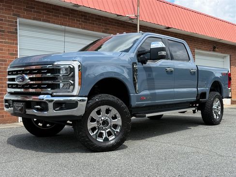Used 2023 Ford F350 Lariat w/ Chrome Package AWD/4WD image 2