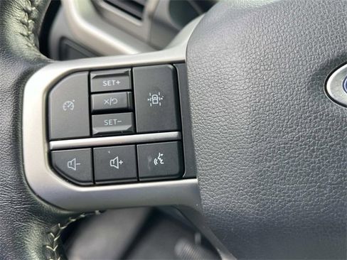 Used 2024 Ford Expedition Max XLT image 32