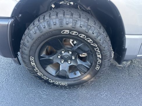 Used 2025 RAM 1500 Warlock AWD/4WD image 9