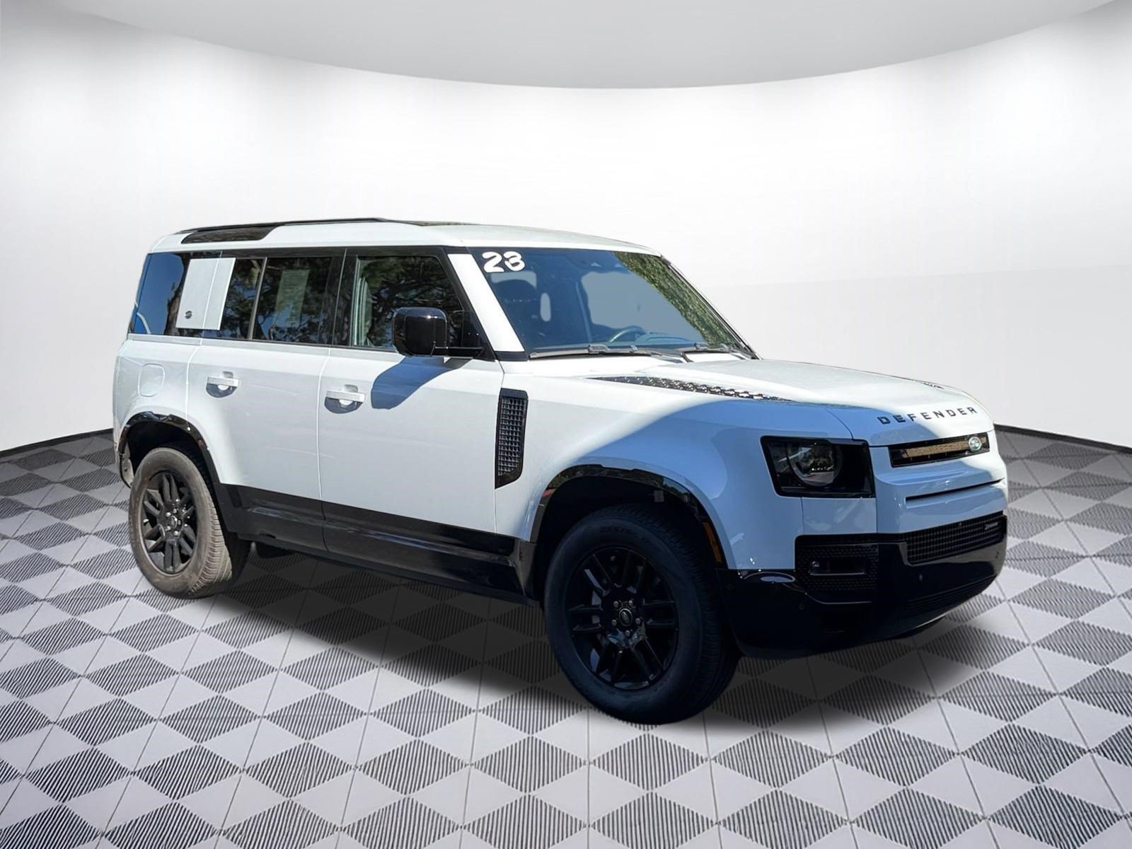 Used 2023 Land Rover Defender 110 X-Dynamic SE AWD/4WD image 7