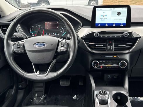 Used 2022 Ford Escape SEL image 8