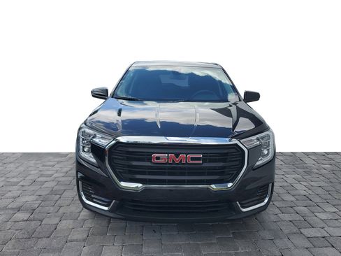 Used 2023 GMC Terrain SLE FWD image 2