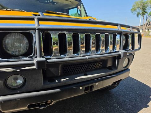 Used 2004 HUMMER H2 w/ Preferred Equipment Group AWD/4WD image 18