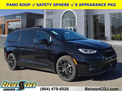 New 2026 Chrysler Pacifica Select w/ S Appearance Package image 1