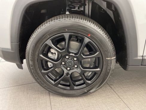 New 2025 Jeep Compass Latitude w/ Sun & Sound Group image 8