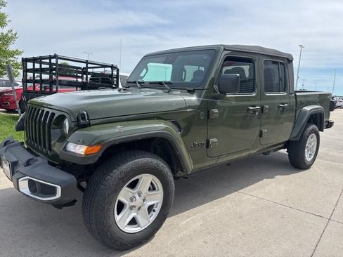 Used 2022 Jeep Gladiator Sport AWD/4WD image 8