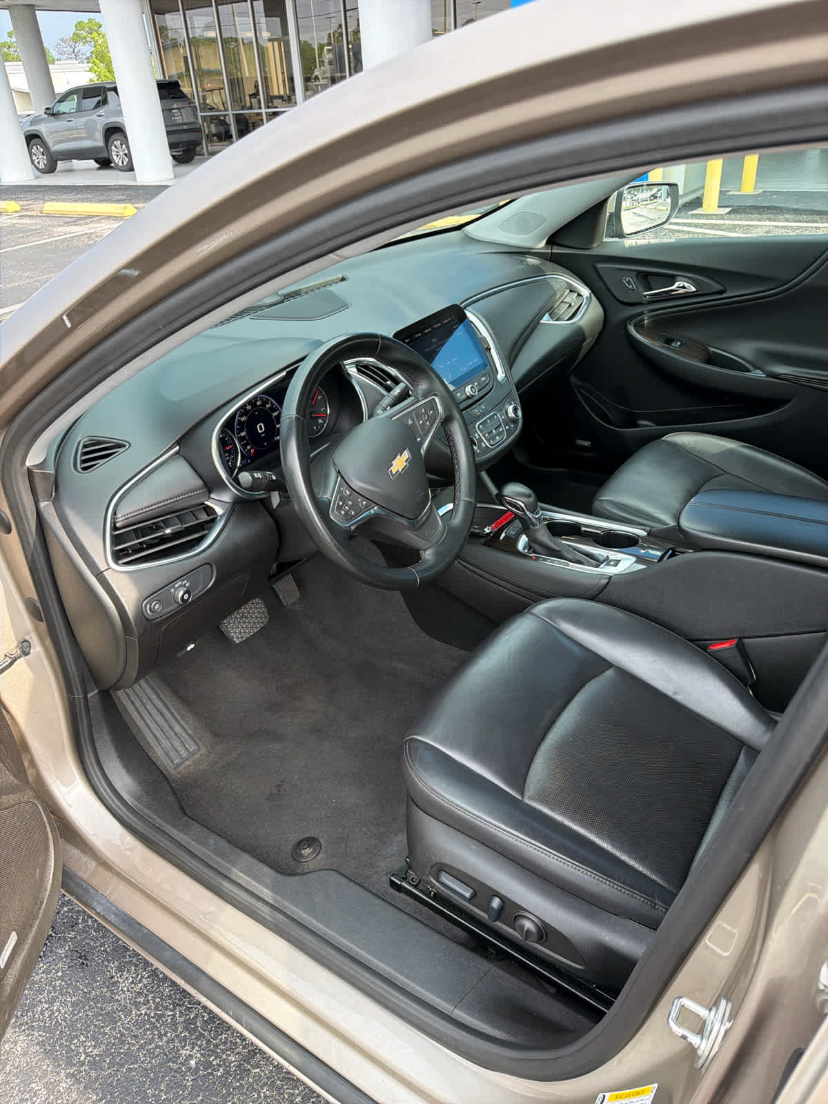 Used 2024 Chevrolet Malibu LT FWD image 14