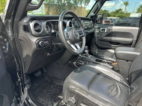 Used 2019 Jeep Wrangler Unlimited Sahara w/ LED Lighting Group AWD/4WD image 16