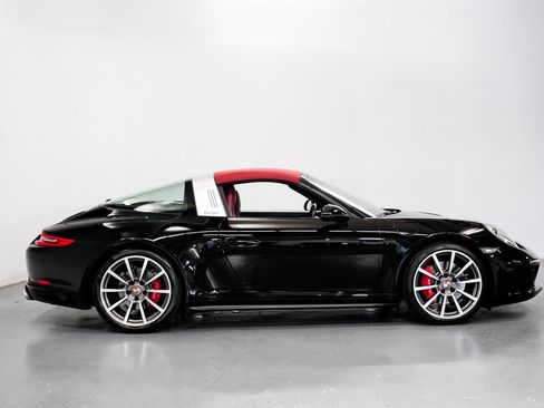 Used 2018 Porsche 911 Targa 4S AWD/4WD image 2