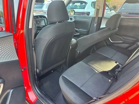 Used 2023 Kia Soul LX FWD image 18