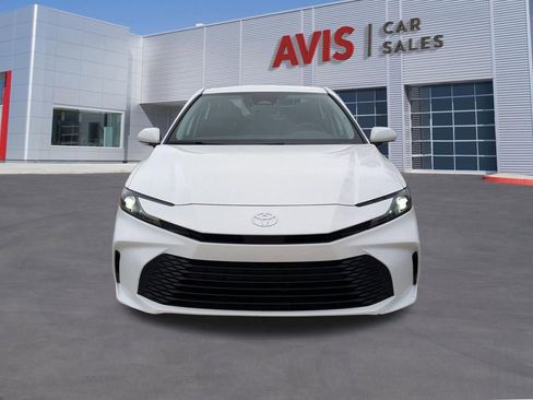 Used 2025 Toyota Camry LE image 2