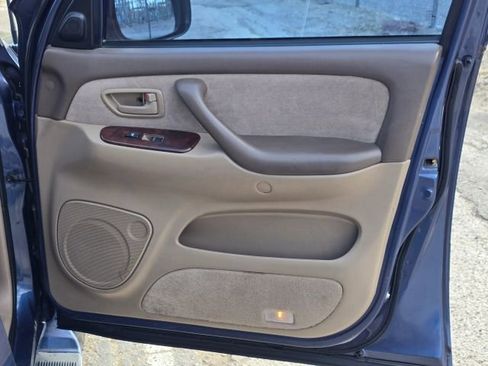 Used 2003 Toyota Sequoia SR5 image 17