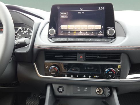 New 2026 Nissan Rogue Rock Creek image 18