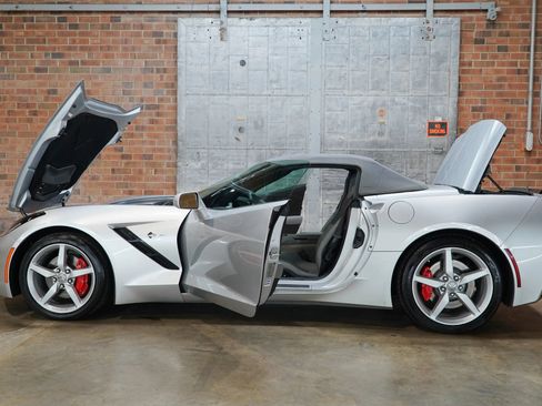 Used 2014 Chevrolet Corvette Stingray Convertible w/ 3LT Preferred Equipment Group RWD image 26