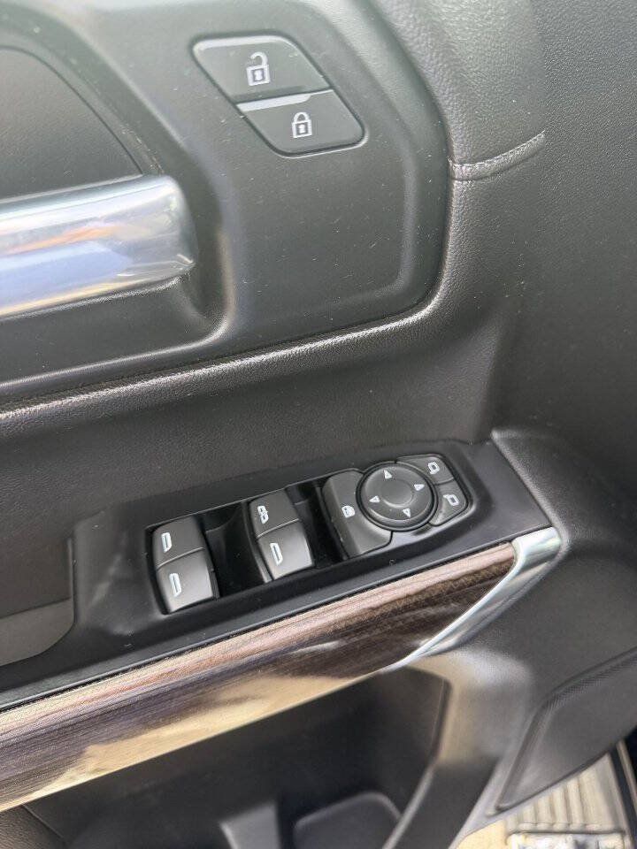 Used 2019 Chevrolet Silverado 1500 LT w/ True North Edition AWD/4WD image 17