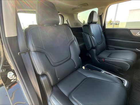 Certified 2025 INFINITI QX80 Luxe image 35