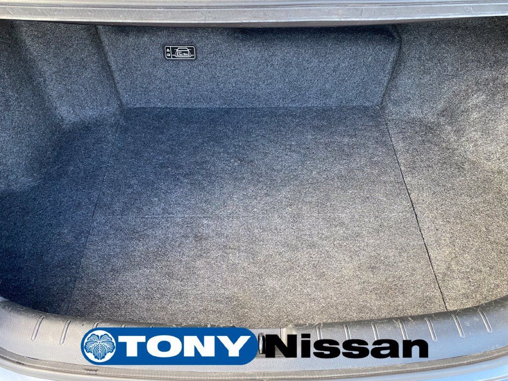 Used 2017 Honda Accord Hybrid Sedan image 11