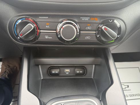 Used 2023 Kia Soul LX w/ LX Technology Package FWD image 18