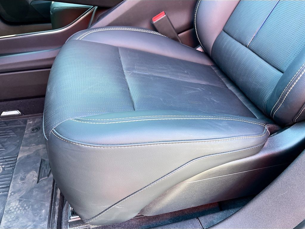 Used 2025 Cadillac Lyriq Sport RWD image 18