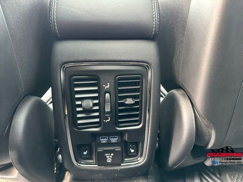 Used 2020 Jeep Grand Cherokee Overland image 26