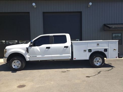 Used 2019 Ford F250 XL w/ Power Equipment Group AWD/4WD image 1