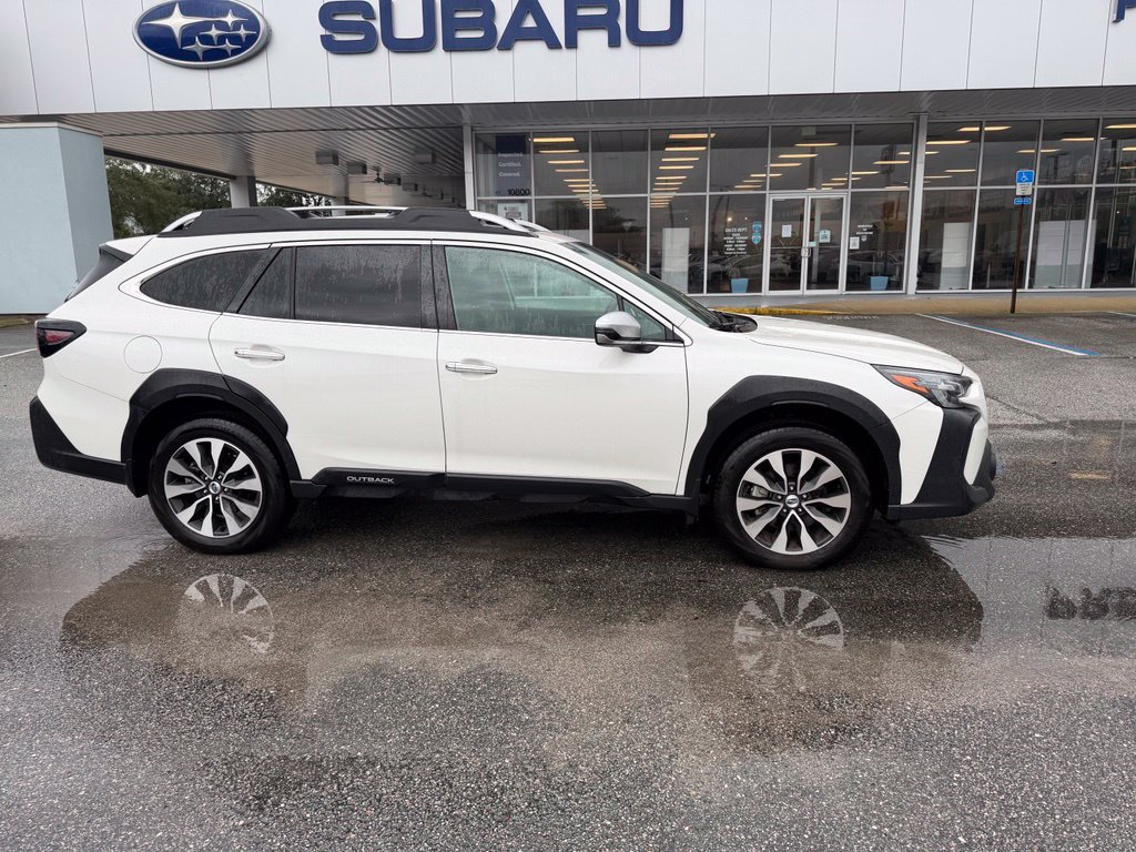 Used 2025 Subaru Outback Touring XT AWD/4WD image 2