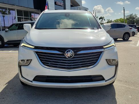 Used 2024 Buick Enclave Essence FWD image 2