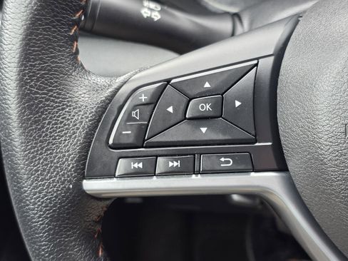 Used 2023 Nissan Versa SR w/ Electronics Package FWD image 12