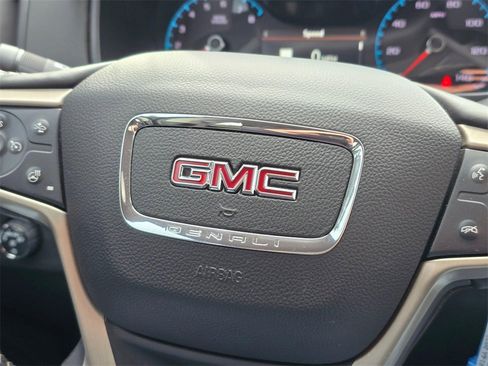 Used 2022 GMC Canyon Denali w/ Denali Black Edition Package image 33