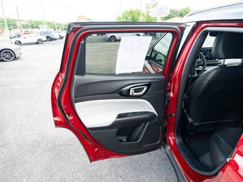 Used 2025 Jeep Compass Limited AWD/4WD image 11