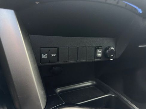 Used 2018 Toyota RAV4 XLE w/ Plus Extra Value Package AWD/4WD image 12