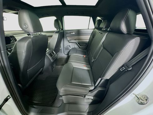 Used 2023 Volkswagen Atlas Cross Sport SE w/ Panoramic Sunroof Package FWD image 28