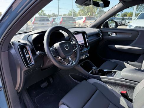 Certified 2023 Volvo XC40 Recharge Core AWD/4WD image 10