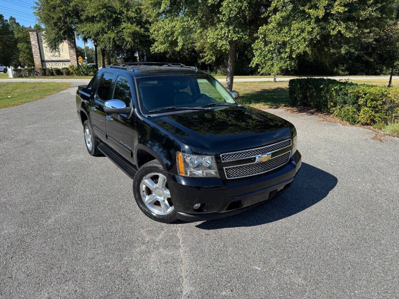 Used 2011 Chevrolet Avalanche LT w/ Regional Value Package RWD image 34