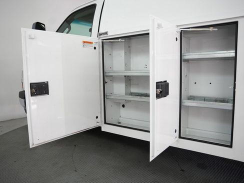 Used 2020 Chevrolet Express 3500 w/ Power Convenience Package RWD image 30
