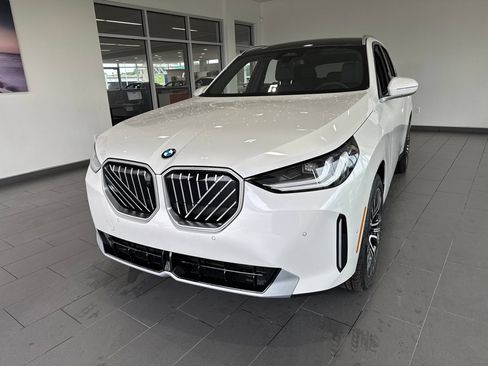 New 2026 BMW X3 xDrive30i w/ Premium Package AWD/4WD image 3