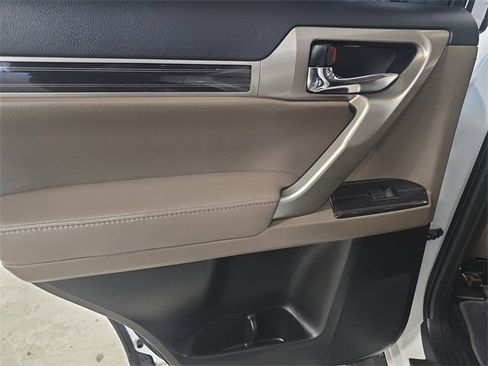 Used 2020 Lexus GX 460 Premium image 17