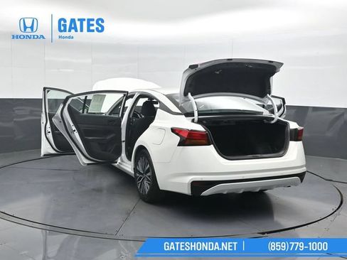 Used 2025 Nissan Altima 2.5 SV FWD image 52