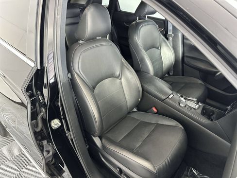Used 2023 INFINITI QX50 Luxe w/ Accent Package FWD image 27