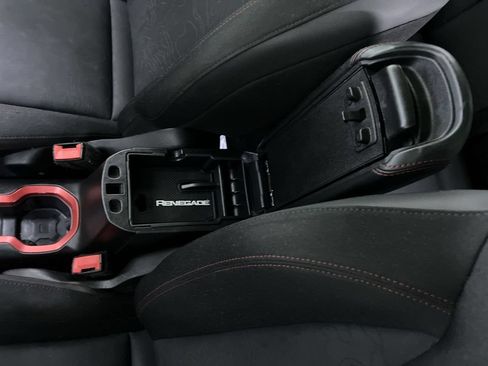 Used 2016 Jeep Renegade Trailhawk w/ Safety & Security Group AWD/4WD image 27